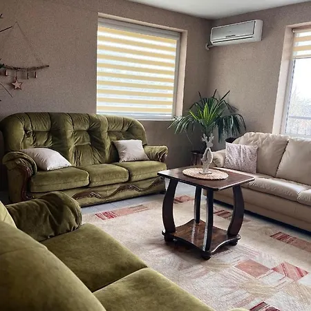 Iva's Two Bedroom Apartment. Varna
